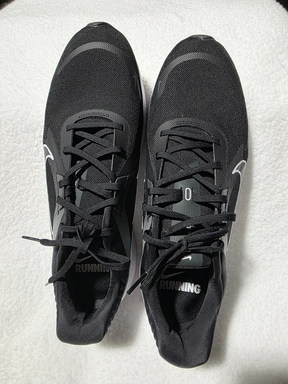 Nike Quest 5 Men’s Black and White Athletic Running Shoes